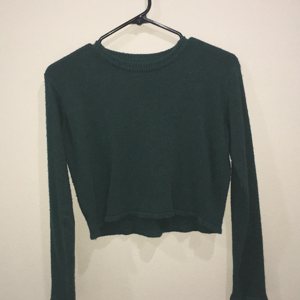 Green long sleeve sweater
